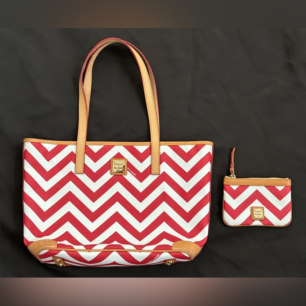 Dooney & Bourke red/white Chevron Tote Bag + matching pouch wallet EUC